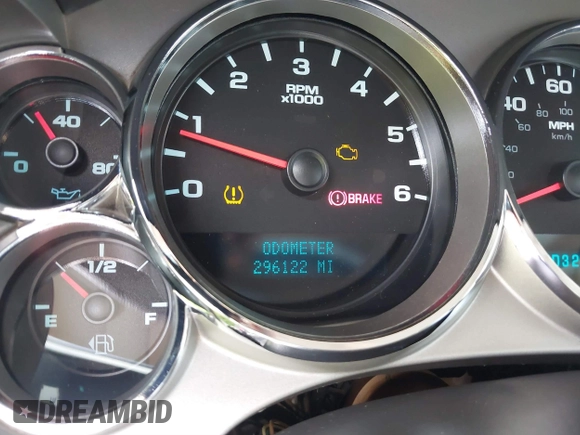 2008 GMC Sierra 1500 SL z VIN 1GTEC19C18Z141926, wystawiony jako IAAI lot #41671733 z przebiegiem 296 122 mil mil oraz . Historia ofert i sprzedaży dostępna na DreamBid. Obrazek 7.