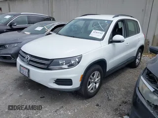 2015 Volkswagen Tiguan S z VIN WVGAV7AX7FW564563, wystawiony jako IAAI lot #42369715 z przebiegiem 27 976 mil mil oraz . Historia ofert i sprzedaży dostępna na DreamBid. Obrazek 18.