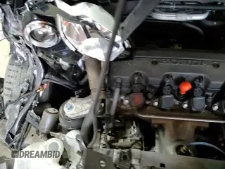 2019 Honda HR-V LX with VIN 3CZRU6H34KG724232, listed as a Copart auction lot 87360695 with 30,220 mi miles and Salvage title. Bid and sale history available at DreamBid. Image 14.