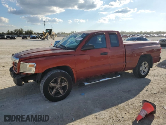 2008 Dodge Dakota z VIN 1D7HW62K78S501945, wystawiony jako Copart lot #46787265 z przebiegiem 148 742 mil mil oraz Szkoda całkowita • Salvage title. Historia ofert i sprzedaży dostępna na DreamBid. Obrazek 1.