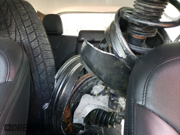 2020 Jeep Cherokee Altitude with VIN 1C4PJMLX5LD637295, listed as a Copart auction lot 47596535 with 101,922 mi miles and Salvage Title. Bid and sale history available at carsss.com. Image 10.