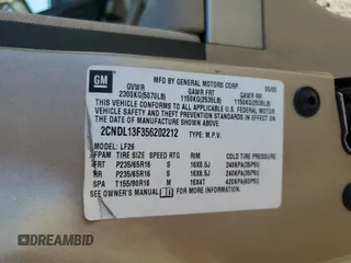 2005 Chevrolet Equinox LS z VIN 2CNDL13F356202212, wystawiony jako Copart lot #51539295 z przebiegiem 121 236 mil mil oraz Szkody całkowita. Historia ofert i sprzedaży dostępna na DreamBid. Obrazek 13.