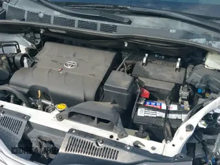 2015 Toyota Sienna XLE with VIN 5TDYK3DC1FS530972, listed as a IAAI auction lot 42896200 with 87,071 mi miles and . Bid and sale history available at DreamBid. Image 18.