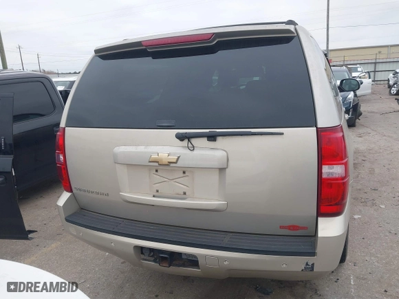 2007 Chevrolet Suburban LT with VIN 3GNFC16J77G130510, listed as a IAAI auction lot 41378042 with 152,459 mi miles. Bid and sale history available at carsss.com. Image 16.