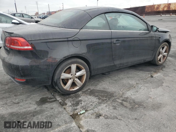 2012 Volkswagen Eos Lux with VIN WVWFW7AH6CV005880, listed as a Copart auction lot 82214934 with 149,477 mi miles and Salvage Title. Bid and sale history available at DreamBid. Image 3.