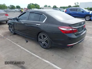 2017 Honda Accord Sport z VIN 1HGCR2F58HA082701, wystawiony jako IAAI lot #42205857 z przebiegiem 174 520 mil mil oraz . Historia ofert i sprzedaży dostępna na DreamBid. Obrazek 3.