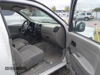 2006 GMC Canyon SL z VIN 1GTCS148768229010, wystawiony jako IAAI lot #41939757 z przebiegiem 241 347 mil mil oraz . Historia ofert i sprzedaży dostępna na DreamBid. Obrazek 5.