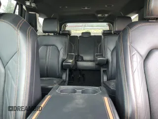 2023 Ford Expedition Max Platinum z VIN 1FMJK1L83PEA26090, wystawiony jako Copart lot #62422905 z przebiegiem 15 747 mil mil oraz Szkoda całkowita • Salvage title. Historia ofert i sprzedaży dostępna na DreamBid. Obrazek 10.