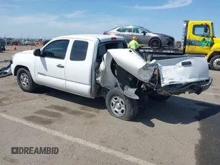2013 Toyota Tacoma z VIN 5TFTX4CN1DX034484, wystawiony jako IAAI lot #42047723 z przebiegiem 241 844 mil mil oraz . Historia ofert i sprzedaży dostępna na DreamBid. Obrazek 3.