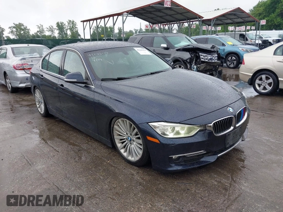 2014 BMW 3 Series 328d xDrive z VIN WBA3D5C52EKX95213, wystawiony jako IAAI lot #42260429 z przebiegiem 220 089 mil mil oraz . Historia ofert i sprzedaży dostępna na DreamBid. Obrazek 1.