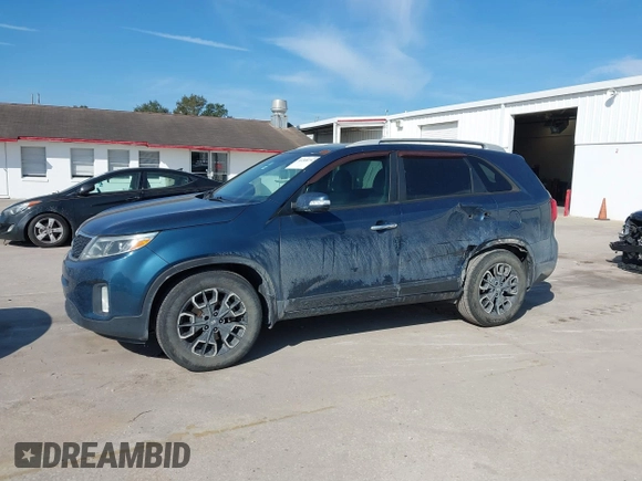 2014 Kia Sorento LX with VIN 5XYKT4A71EG462295, listed as a IAAI auction lot 41508742 with 144,234 mi miles and . Bid and sale history available at carsss.com. Image 14.
