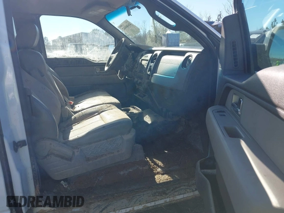 2009 Ford F-150 XL with VIN 1FTPX14V89FA55327, listed as a IAAI auction lot 41686042 with Not Provided miles. Bid and sale history available at carsss.com. Image 5.