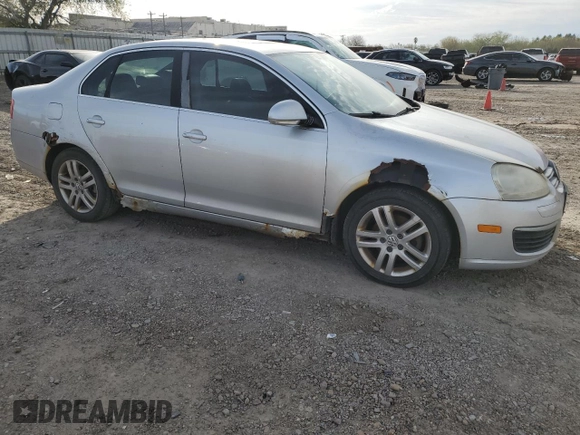 2006 Volkswagen Jetta 1.9L TDI z VIN 3VWDT71KX6M028862, wystawiony jako Copart lot #42158475 z przebiegiem 288 183 mil mil oraz Czysty tytuł • Clean title. Historia ofert i sprzedaży dostępna na DreamBid. Obrazek 4.