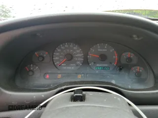 2000 Ford Mustang z VIN 1FAFP404XYF179209, wystawiony jako Copart lot #56727285 z przebiegiem 268 415 mil mil oraz Szkoda całkowita • Salvage title. Historia ofert i sprzedaży dostępna na DreamBid. Obrazek 9.