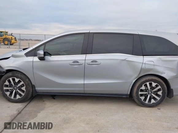 2025 Honda Odyssey EX-L with VIN 5FNRL6H60SB019825, listed as a IAAI auction lot 41295242 with 1,326 mi miles. Bid and sale history available at carsss.com. Image 14.