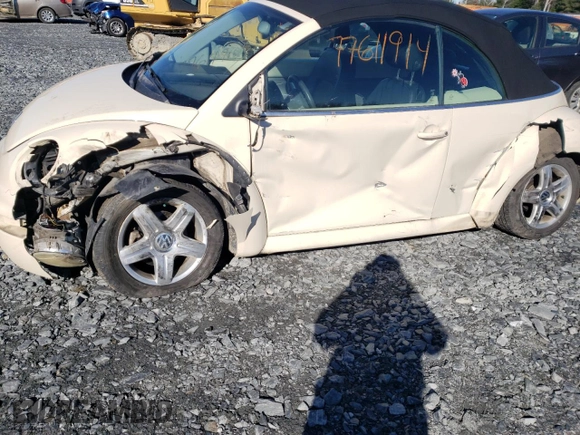 2005 Volkswagen Beetle with VIN 3VWCM21Y15M311018, listed as a Copart auction lot 77611914 with 187,498 mi miles and Salvage Title. Bid and sale history available at DreamBid. Image 12.