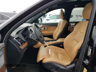 2017 Volvo XC90 Inscription with VIN YV4A22PL1H1176889, listed as a Copart auction lot 37447453 with 33,987 mi miles. Bid and sale history available at carsss.com. Image 7.