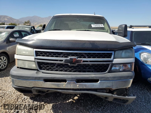 2006 Chevrolet Silverado 1500HD LT2 z VIN 1GCGK13U56F101831, wystawiony jako Copart lot #73425214 z przebiegiem 150 652 mil mil oraz Szkoda całkowita • Salvage title. Historia ofert i sprzedaży dostępna na DreamBid. Obrazek 5.