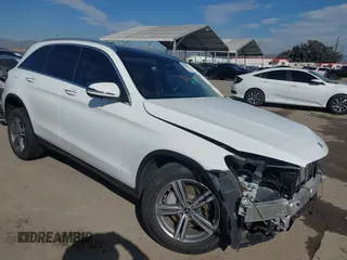 2022 Mercedes-Benz GLC with VIN W1N0G8DB7NV367745, listed as a IAAI auction lot 41548167 with 33,448 mi miles. Bid and sale history available at carsss.com. Image 1.