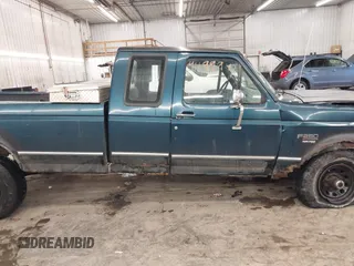 1996 Ford F-250 with VIN 1FTHX26F1TEB38000, listed as a IAAI auction lot 41199942 with 324,532 mi miles. Bid and sale history available at carsss.com. Image 14.