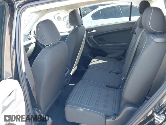 2024 Volkswagen Tiguan S z VIN 3VVRB7AX1RM136302, wystawiony jako IAAI lot #41966586 z przebiegiem 5455 mil mil oraz . Historia ofert i sprzedaży dostępna na DreamBid. Obrazek 8.