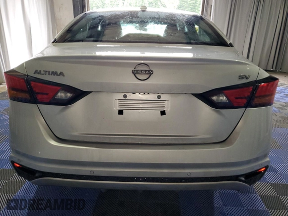 2024 Nissan Altima SV with VIN 1N4BL4DV6RN391075, listed as a Copart auction lot 62536375 with 31,190 mi miles and Clean title. Bid and sale history available at DreamBid. Image 6.