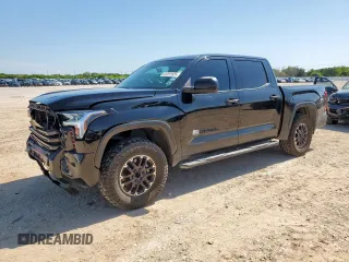 2022 Toyota Tundra SR5 with VIN 5TFLA5AB4NX007703, listed as a Copart auction lot 61391925 with 89,025 mi miles and Salvage title. Bid and sale history available at DreamBid. Image 1.