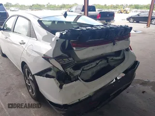 2025 Hyundai Elantra SEL Convenience z VIN KMHLS4DG6SU905114, wystawiony jako IAAI lot #42356092 z przebiegiem 9 569 mil mil oraz . Historia ofert i sprzedaży dostępna na DreamBid. Obrazek 17.