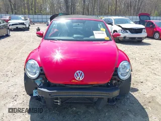 2015 Volkswagen Beetle с VIN 3VW5A7AT8FM817899, выставлен на аукционе IAAI как лот 41908409 с пробегом 134 420 миль миль и . История ставок и продаж доступна на DreamBid. Изображение 13.