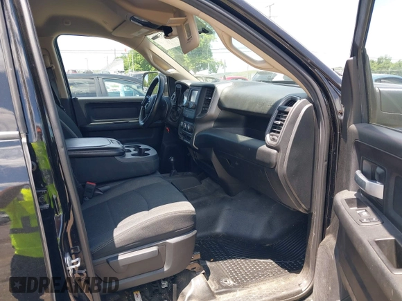 2019 Ram 2500 Tradesman with VIN 3C6UR5CL7KG552062, listed as a IAAI auction lot 42253889 with 56,067 mi miles and . Bid and sale history available at DreamBid. Image 5.
