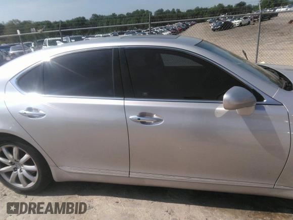 2007 Lexus LS 460 with VIN JTHBL46F575038824, listed as a IAAI auction lot 42167482 with 231,934 mi miles. Bid and sale history available at carsss.com. Image 13.