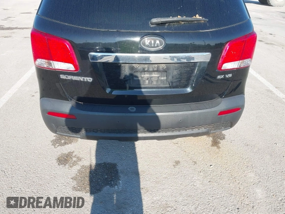 2013 Kia Sorento EX with VIN 5XYKU4A27DG326480, listed as a IAAI auction lot 42207960 with 165,377 mi miles and . Bid and sale history available at carsss.com. Image 6.