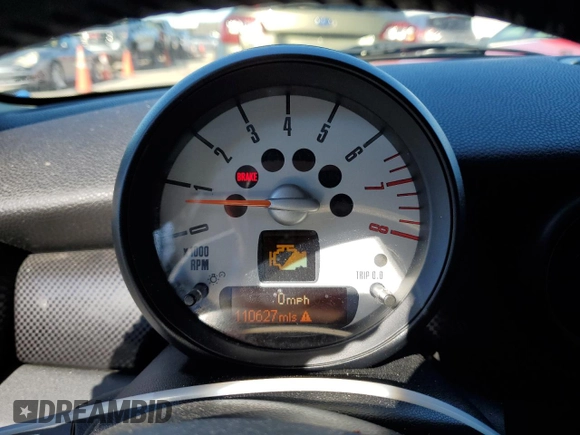2011 MINI Hardtop S with VIN WMWSV3C5XBTY24525, listed as a Copart auction lot 49977475 with 110,627 mi miles and Salvage title. Bid and sale history available at DreamBid. Image 9.