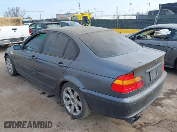 2002 BMW 3 Series 325i with VIN WBAEV33452PD00425, listed as a IAAI auction lot 41413760 with 1 mi miles. Bid and sale history available at carsss.com. Image 3.