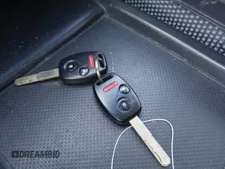 2008 Honda Pilot EX-L с VIN 5FNYF18758B008889, выставлен на аукционе IAAI как лот 42800809 с пробегом 219 877 миль миль и . История ставок и продаж доступна на DreamBid. Изображение 11.