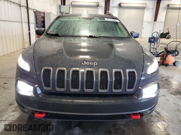 2017 Jeep Cherokee Trailhawk с VIN 1C4PJMBS0HW648724, выставлен на аукционе Copart как лот 62153095 с пробегом 96 606 миль миль и Списание • Salvage title. История ставок и продаж доступна на DreamBid. Изображение 5.