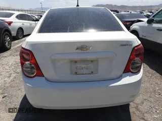 2012 Chevrolet Sonic LS z VIN 1G1JA5SH1C4193900, wystawiony jako Copart lot #59210175 z przebiegiem 92 235 mil mil oraz Szkoda całkowita • Salvage title. Historia ofert i sprzedaży dostępna na DreamBid. Obrazek 6.