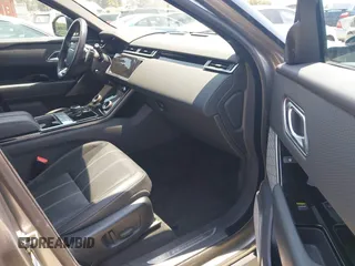 2019 Land Rover Range Rover Velar R-Dynamic SE z VIN SALYL2EX8KA784025, wystawiony jako IAAI lot #42786648 z przebiegiem 75 780 mil mil oraz . Historia ofert i sprzedaży dostępna na DreamBid. Obrazek 5.