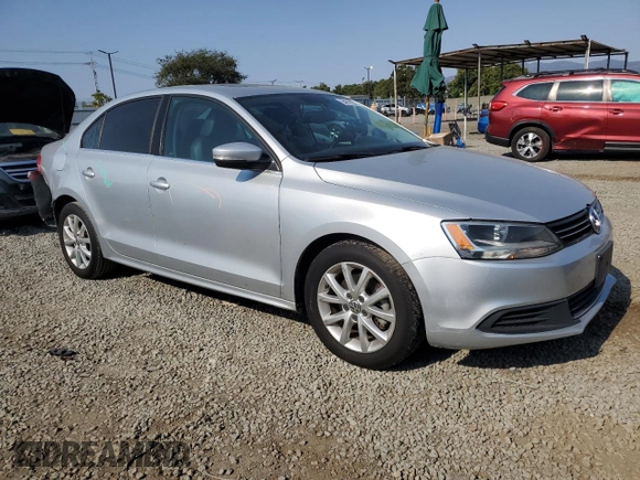 2014 Volkswagen Jetta SE с VIN 3VWD17AJ9EM437088, выставлен на аукционе Copart как лот 64810275 с пробегом 92 165 миль миль и Списание • Salvage title. История ставок и продаж доступна на DreamBid. Изображение 4.