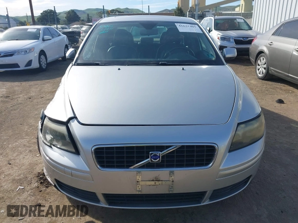 2006 Volvo S40 2.4L with VIN YV1MS390062206586, listed as a IAAI auction lot 41637405 with 90,789 mi miles. Bid and sale history available at carsss.com. Image 12.