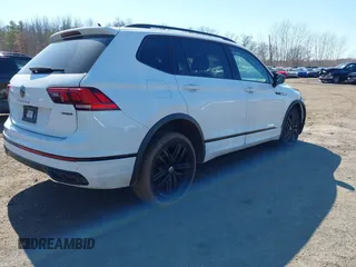 2022 Volkswagen Tiguan SE R-Line Black z VIN 3VV8B7AX4NM027208, wystawiony jako IAAI lot #41729385 z przebiegiem 51 274 mil mil oraz . Historia ofert i sprzedaży dostępna na DreamBid. Obrazek 17.