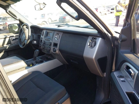2017 Ford Expedition XLT with VIN 1FMJU1JT6HEA73634, listed as a IAAI auction lot 41847439 with 215,783 mi miles. Bid and sale history available at carsss.com. Image 5.