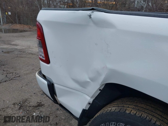 2021 Ram 1500 Big Horn with VIN 1C6SRFFT1MN721561, listed as a IAAI auction lot 42017023 with 62,023 mi miles and . Bid and sale history available at DreamBid. Image 17.