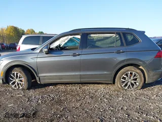 2021 Volkswagen Tiguan S with VIN 3VV0B7AX5MM000806, listed as a IAAI auction lot 40648538 with 38,224 mi miles. Bid and sale history available at carsss.com. Image 14.