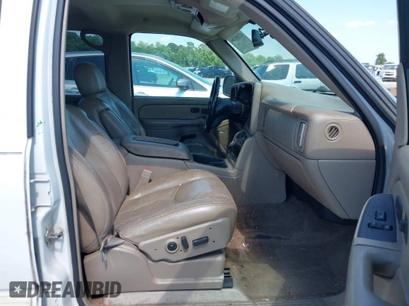 2005 Chevrolet Silverado 1500 LS z VIN 2GCEC13T751219963, wystawiony jako IAAI lot #42260184 z przebiegiem 341 598 mil mil oraz . Historia ofert i sprzedaży dostępna na DreamBid. Obrazek 5.