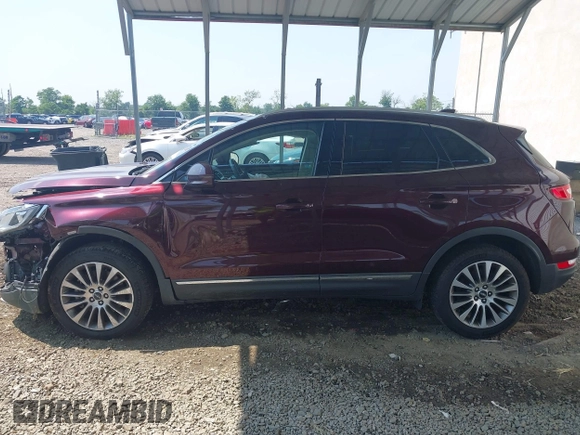 2017 Lincoln MKC Reserve с VIN 5LMCJ3D97HUL30963, выставлен на аукционе IAAI как лот 42502238 с пробегом 51 038 миль миль и . История ставок и продаж доступна на DreamBid. Изображение 14.