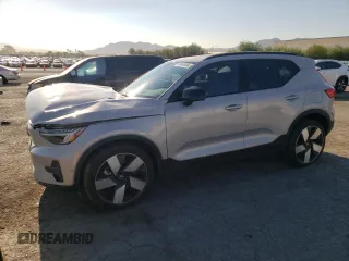 2023 Volvo XC40 Plus с VIN YV4ED3UW1P2024829, выставлен на аукционе Copart как лот 65646564 с пробегом 3 905 миль миль и Списание • Salvage title. История ставок и продаж доступна на DreamBid. Изображение 1.