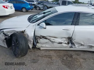 2017 Lincoln MKZ Select with VIN 3LN6L5C96HR614633, listed as a IAAI auction lot 37740570 with 82,970 mi miles. Bid and sale history available at carsss.com. Image 6.