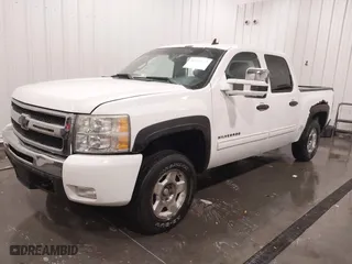 2011 Chevrolet Silverado 1500 LT with VIN 3GCPKSE30BG358642, listed as a IAAI auction lot 41710353 with 207,454 mi miles. Bid and sale history available at carsss.com. Image 18.