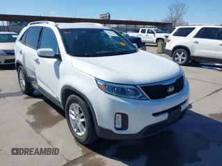 2014 Kia Sorento LX with VIN 5XYKTDA73EG471659, listed as a IAAI auction lot 41704991 with 118,617 mi miles. Bid and sale history available at carsss.com. Image 1.